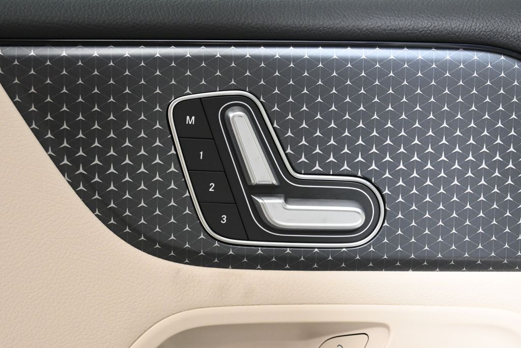 2025 Mercedes-Benz GLB 250 23