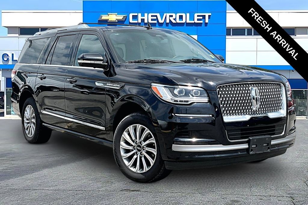 Black Metallic 2024 Lincoln Navigator SUV / Crossover Four-Wheel Drive Automatic