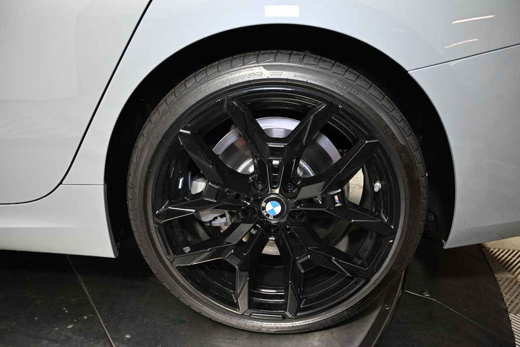Thumbnail: 2025 BMW 3 Series - 12