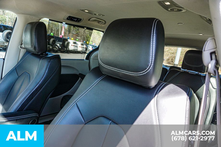 Used 2024 Silver Chrysler Touring L image 18