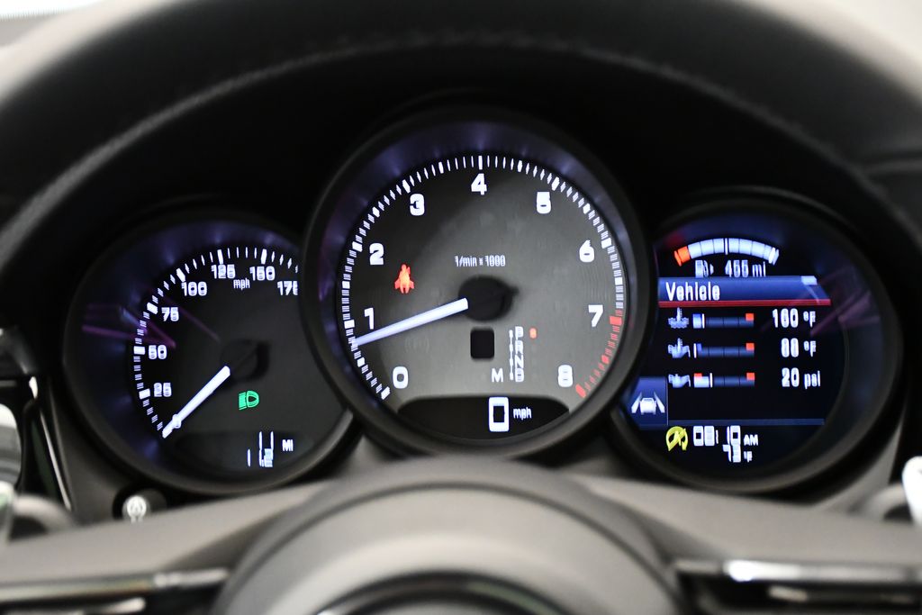 Thumbnail: 2026 Porsche Macan - 29