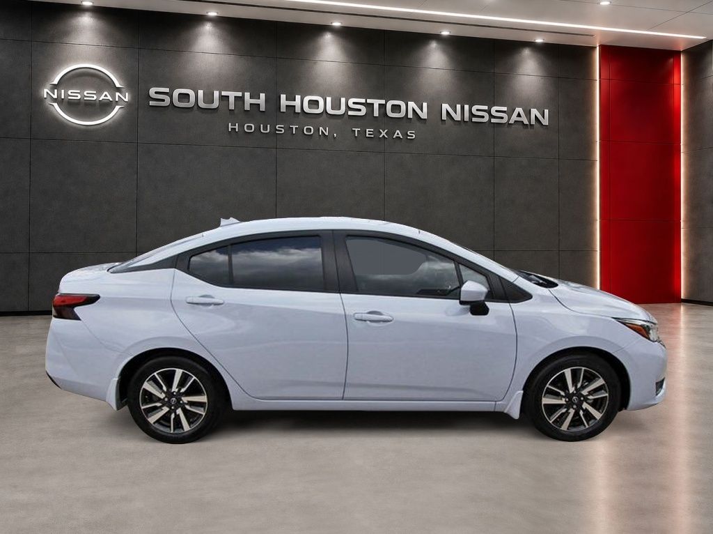 2025 Nissan Versa 1.6 SV - 4