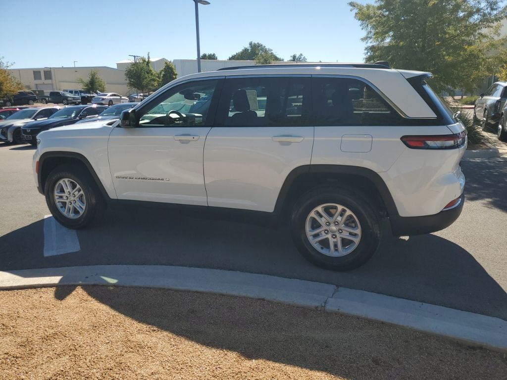 Used Car 2024 Jeep Grand Cherokee  Laredo For Sale Under $25,000 In Austin, Texas