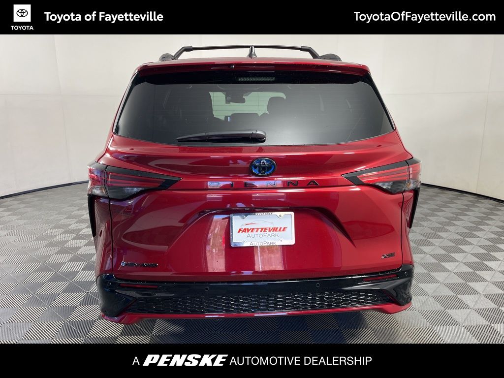 Thumbnail: 2025 Toyota Sienna - 4