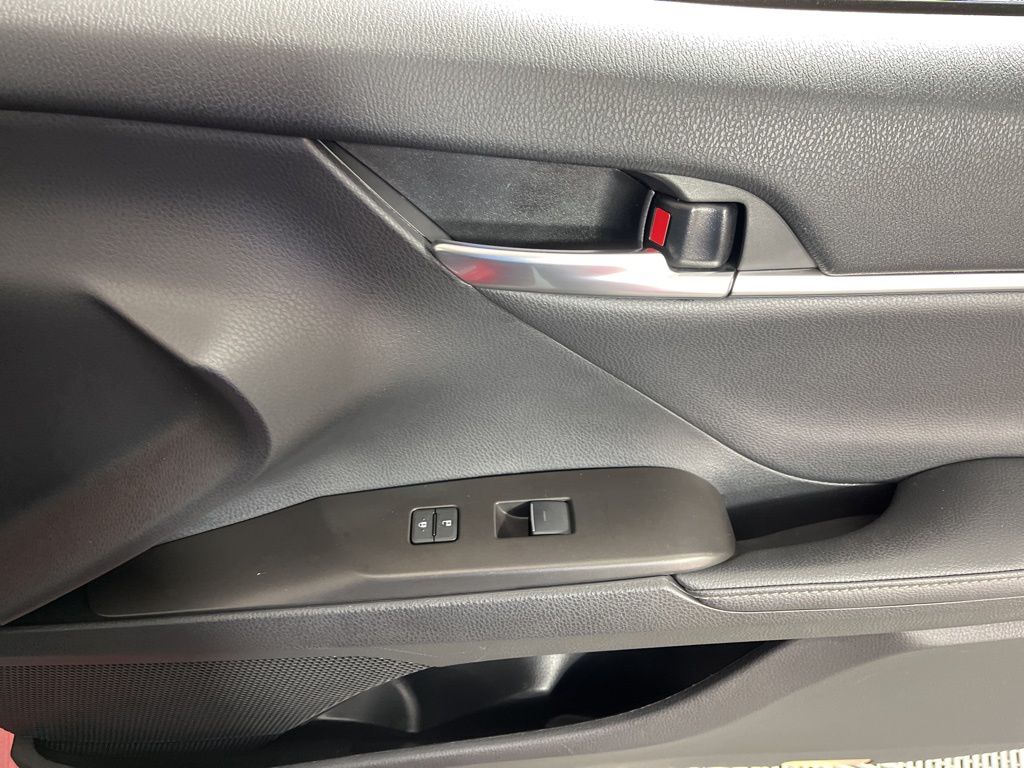 Thumbnail: 2021 Toyota Camry - 20