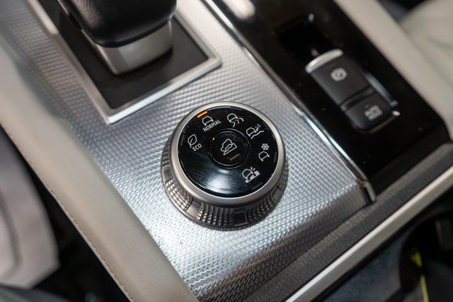 2024 Mitsubishi Outlander SEL Platinum Edition Black at Auto Express Mitsubishi