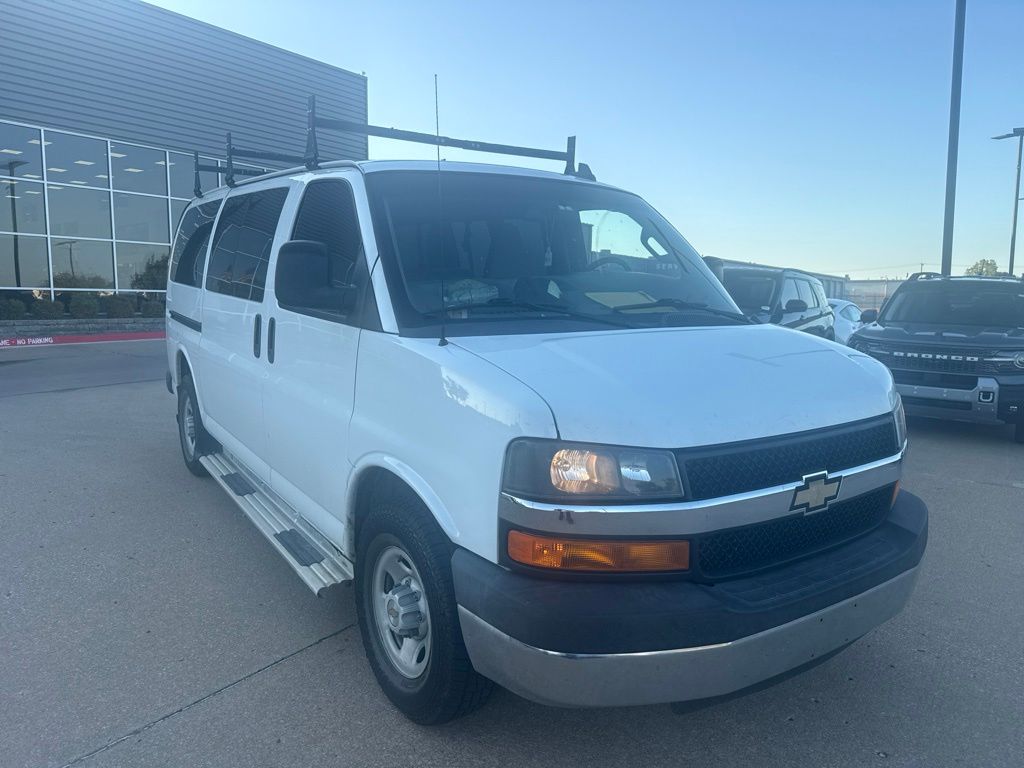 Summit White 2016 Chevrolet Express Van Rear-Wheel Drive 6-Speed Automatic Overdrive