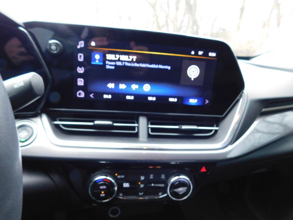 Thumbnail: 2025 Chevrolet Trax - 9