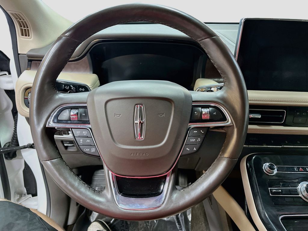 Used 2023 White Metallic Lincoln Reserve image 11