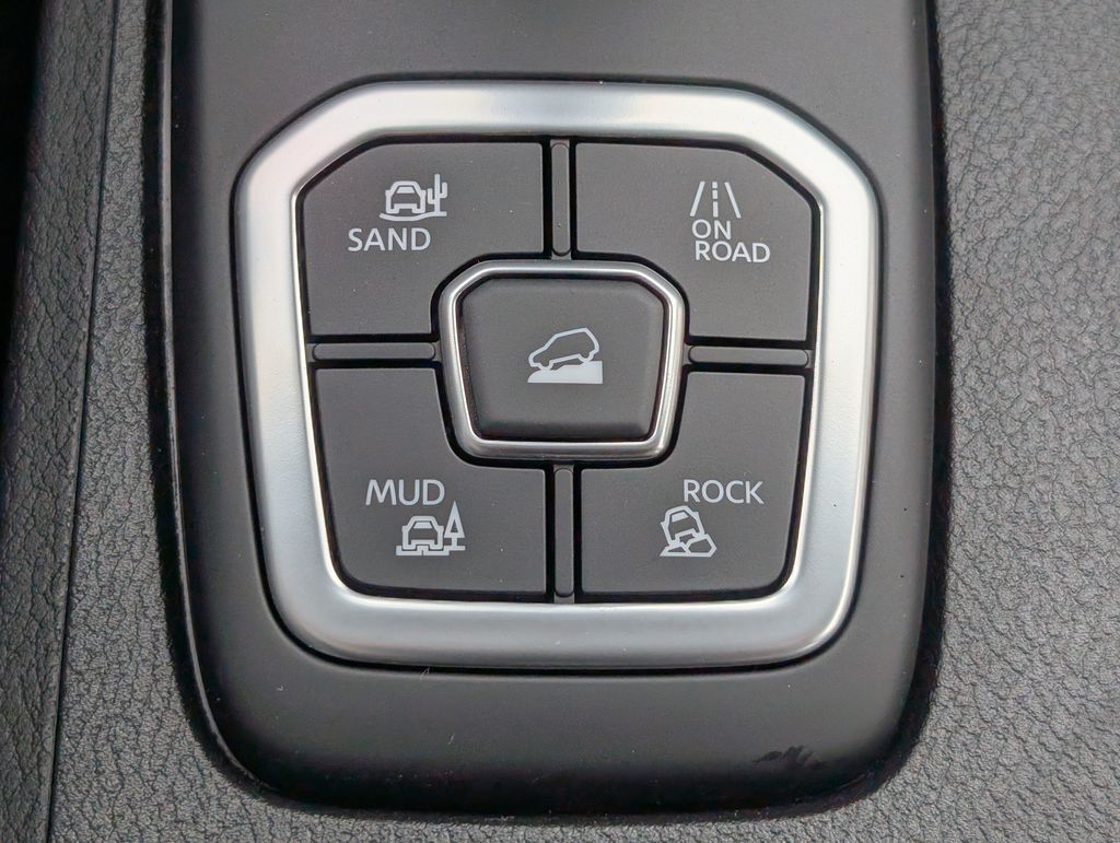 New 2026 Nissan Frontier Truck