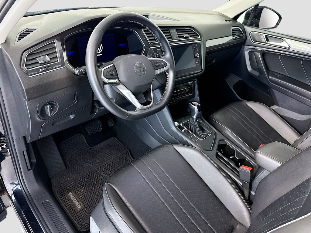 Thumbnail: 2022 Volkswagen Tiguan - 9