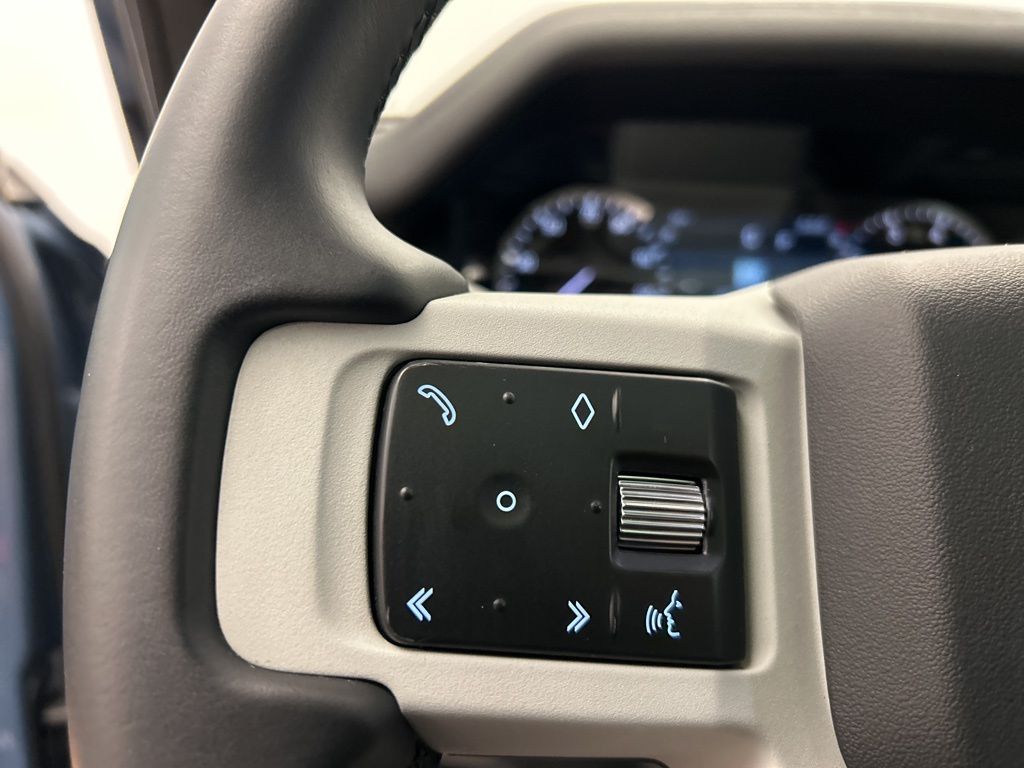 Thumbnail: 2020 Land Rover Defender - 14