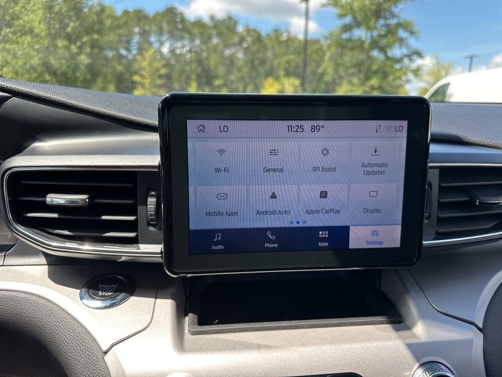 2024 Silver Metallic Ford Explorer XLT RWD SUV