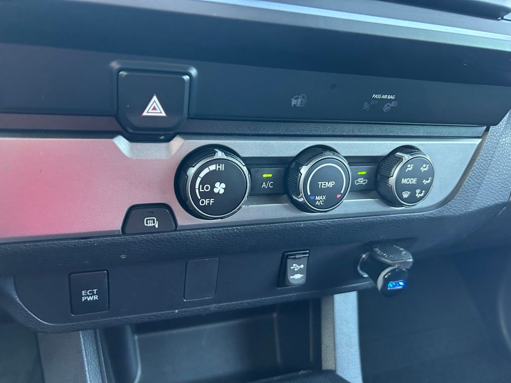 Thumbnail: 2019 Toyota Tacoma - 25
