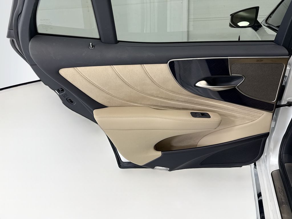 Thumbnail: 2024 Lexus LS - 24