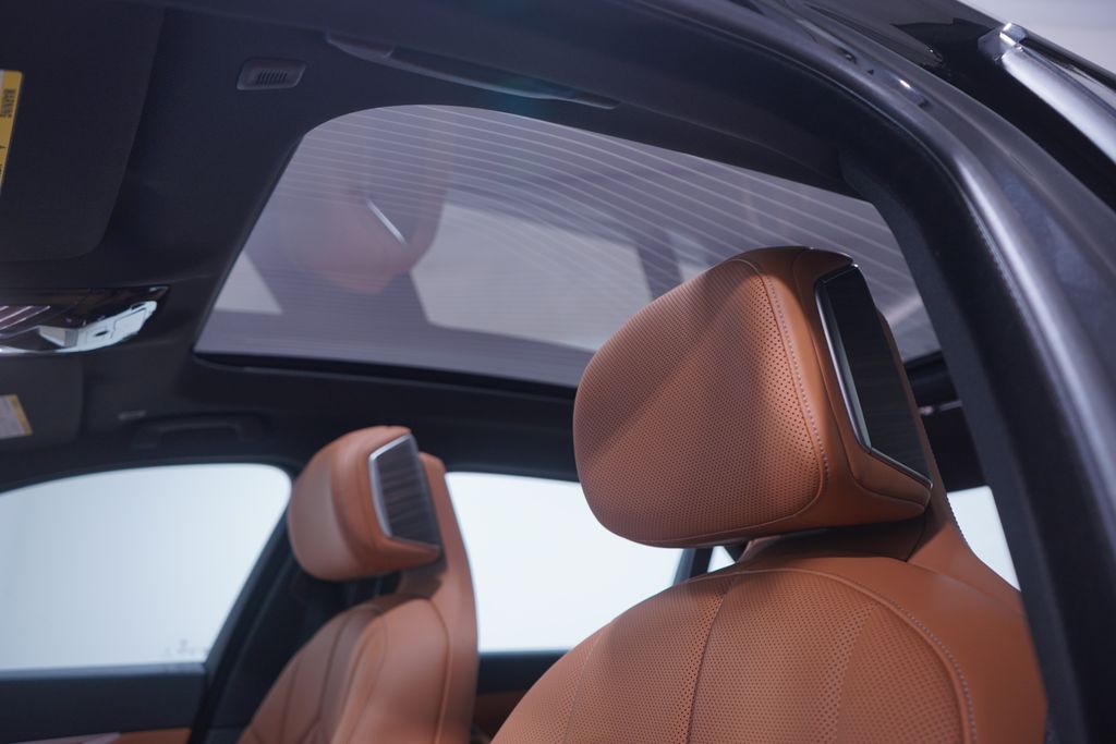 2025 BMW 7 Series 740i 8