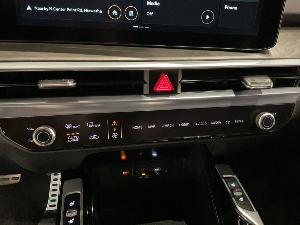 New 2026 White Kia X-Line SX Prestige image 16