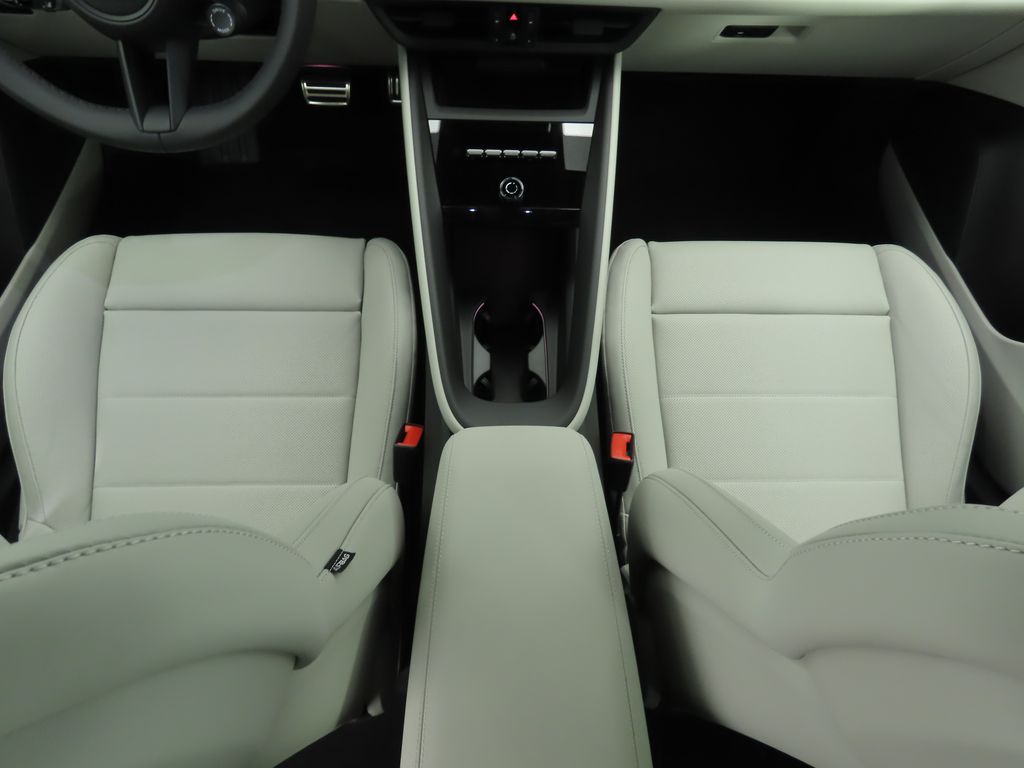 Thumbnail: 2025 Porsche Macan - 20
