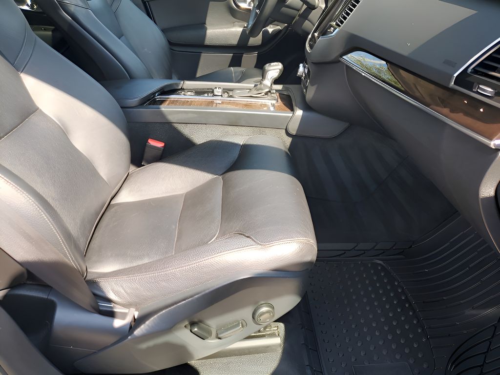 Used Car 2017 Volvo Xc90  T5 Momentum For Sale Under $20,000 In Austin, Texas