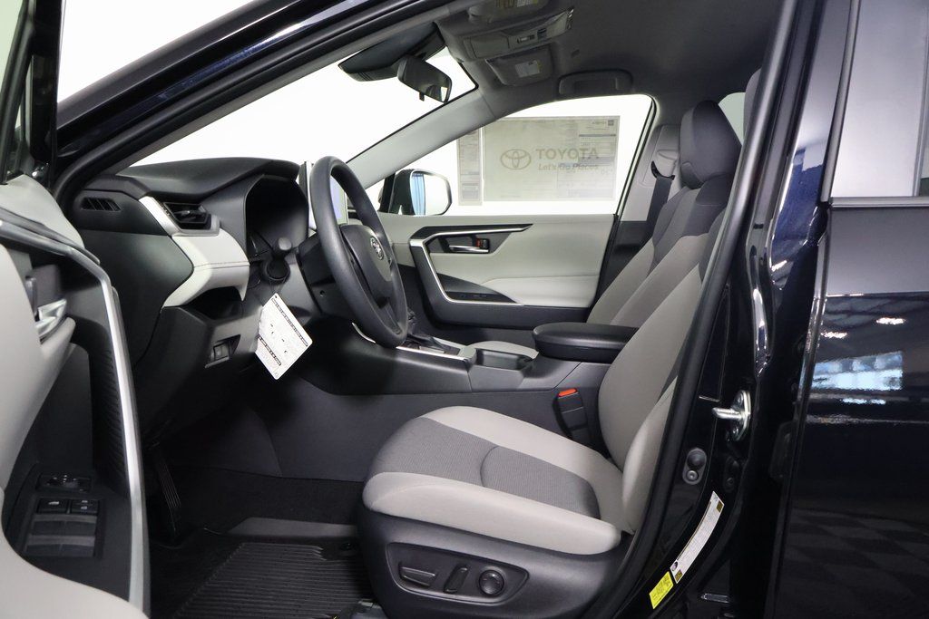 Thumbnail: 2025 Toyota RAV4 - 5