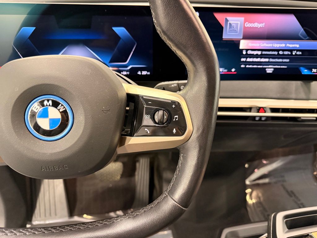 Thumbnail: 2023 BMW iX - 14