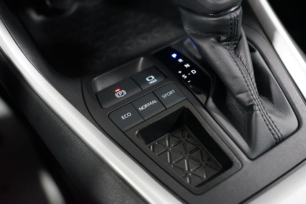 Thumbnail: 2023 Toyota RAV4 - 22