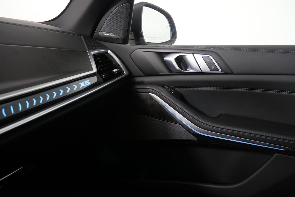 2025 BMW X5 sDrive40i 28