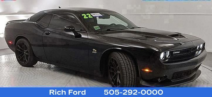 Pitch Black Clearcoat 2022 Dodge Challenger R/T Scat Pack RWD Coupe Rear-Wheel Drive 8-Speed Automatic