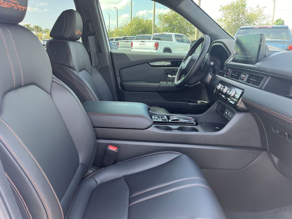 new 2025 Honda Pilot car, priced at $49,296