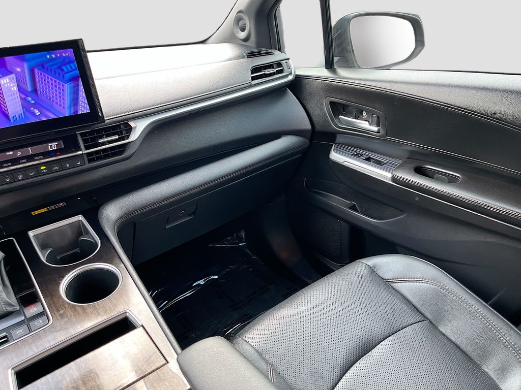 Used 2025 Magnetic Gray Metallic Toyota Platinum image 24
