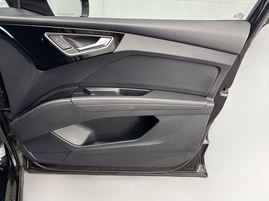 Thumbnail: 2023 Audi Q4 e-tron - 24