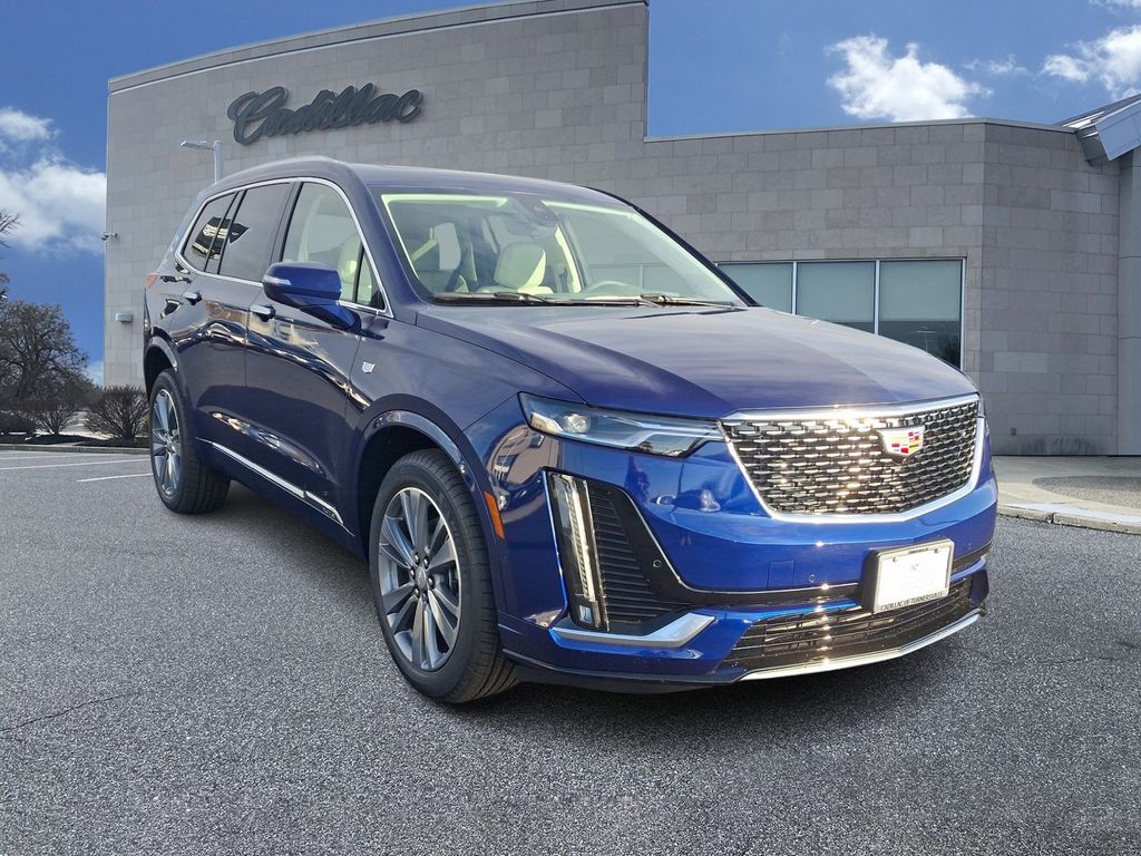 2025 Cadillac XT6 Premium Luxury 2