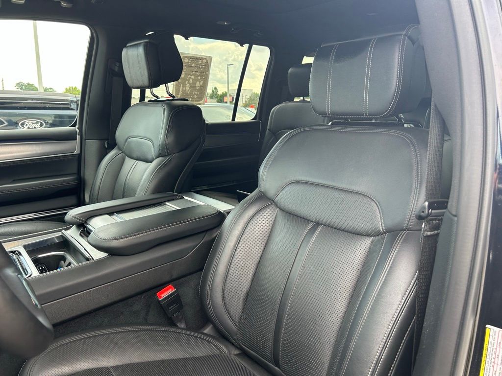 2023 Jeep Grand Wagoneer L Base