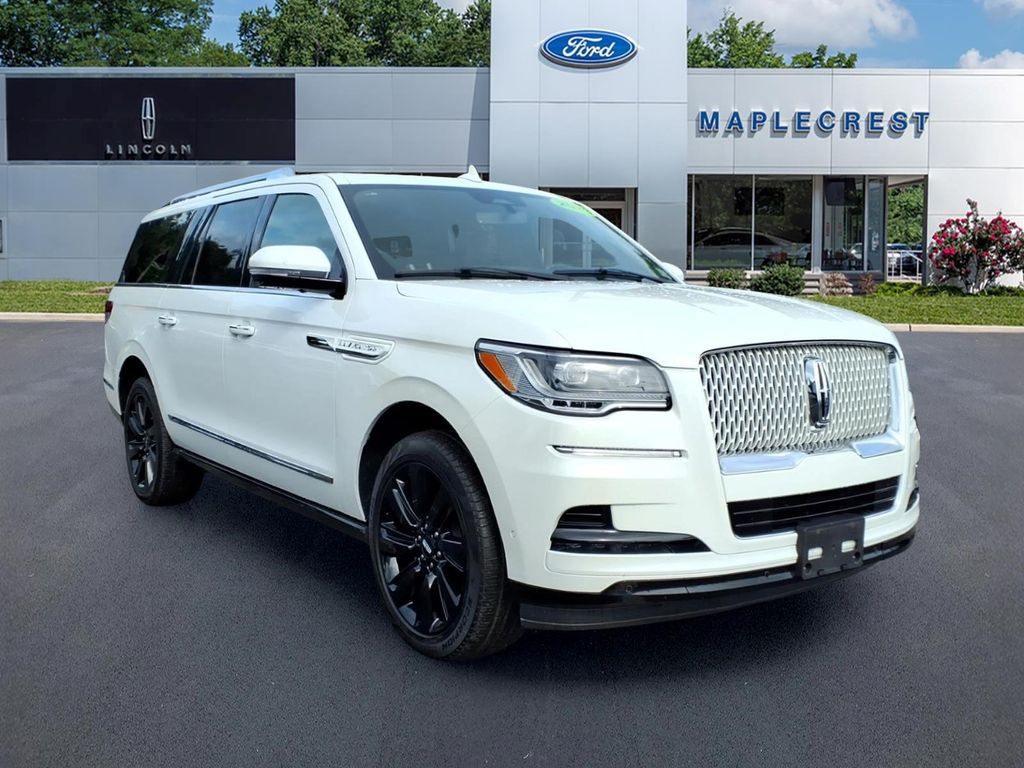 2023 Lincoln Navigator L