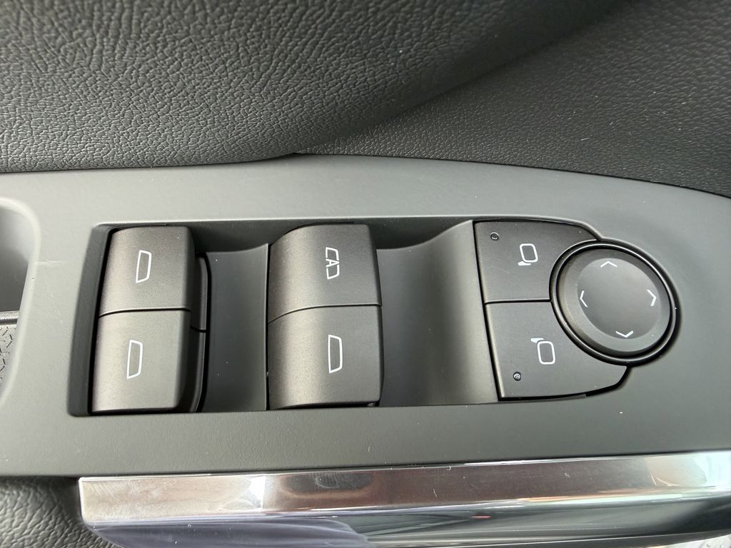 new 2026 Chevrolet Traverse car, priced at $39,395