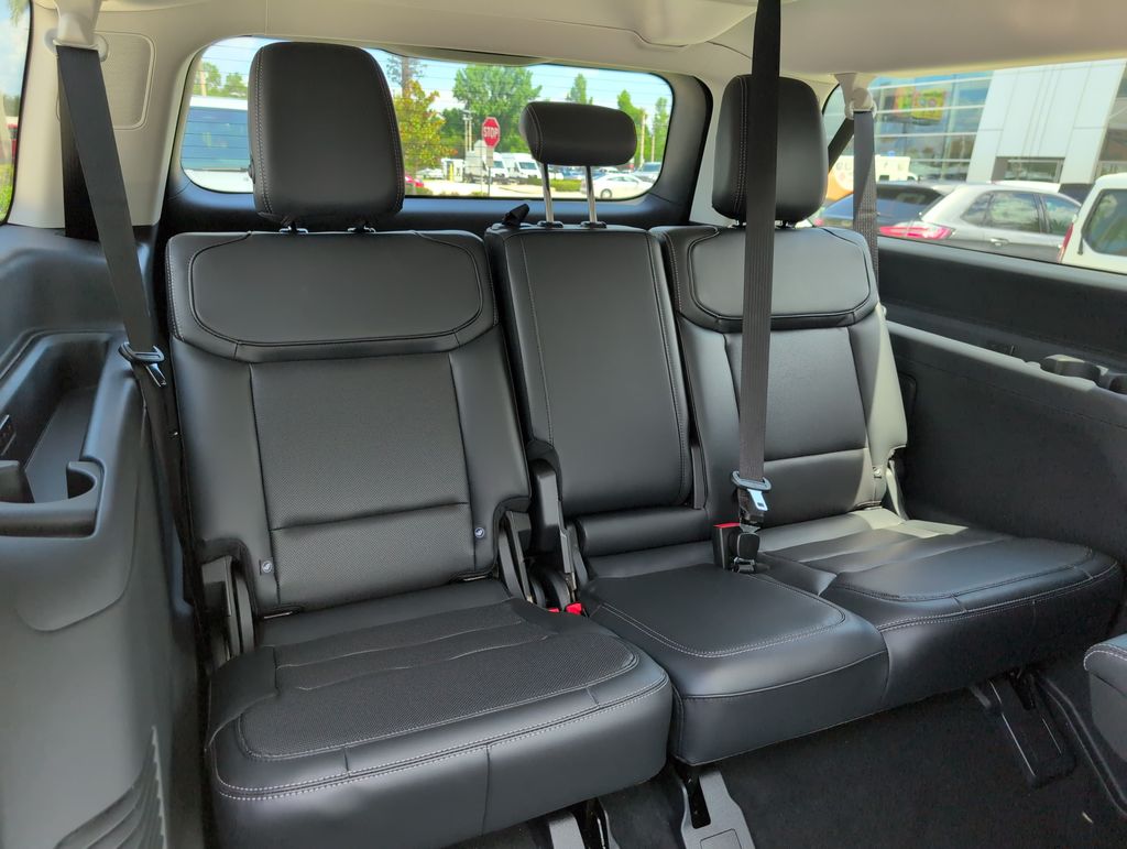 New 2026 Black Ford Platinum image 17