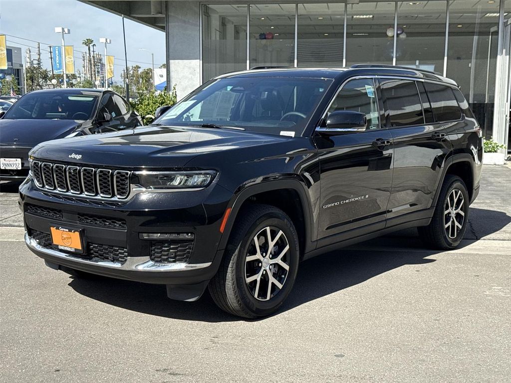 View vehicle photo 7