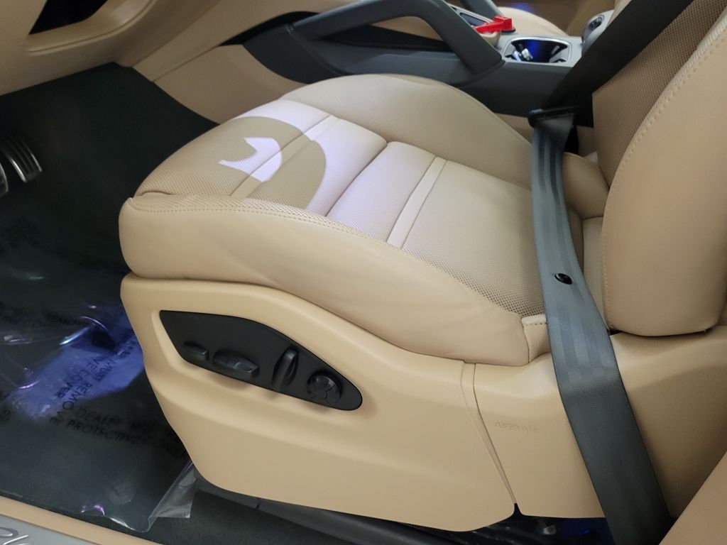 Thumbnail: 2023 Porsche Cayenne - 27