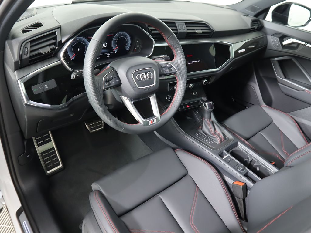 Thumbnail: 2025 Audi Q3 - 10