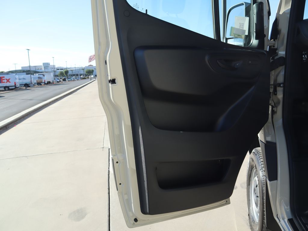 Thumbnail: 2025 Mercedes-Benz Sprinter - 24