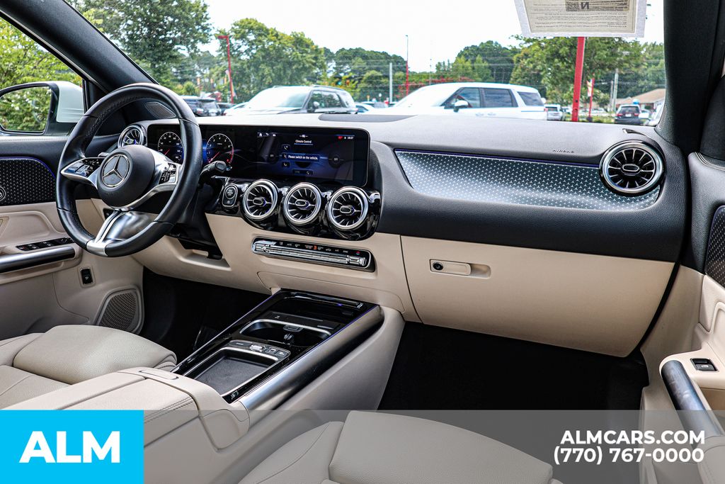 Used 2025 White Mercedes-Benz GLA 250 image 31