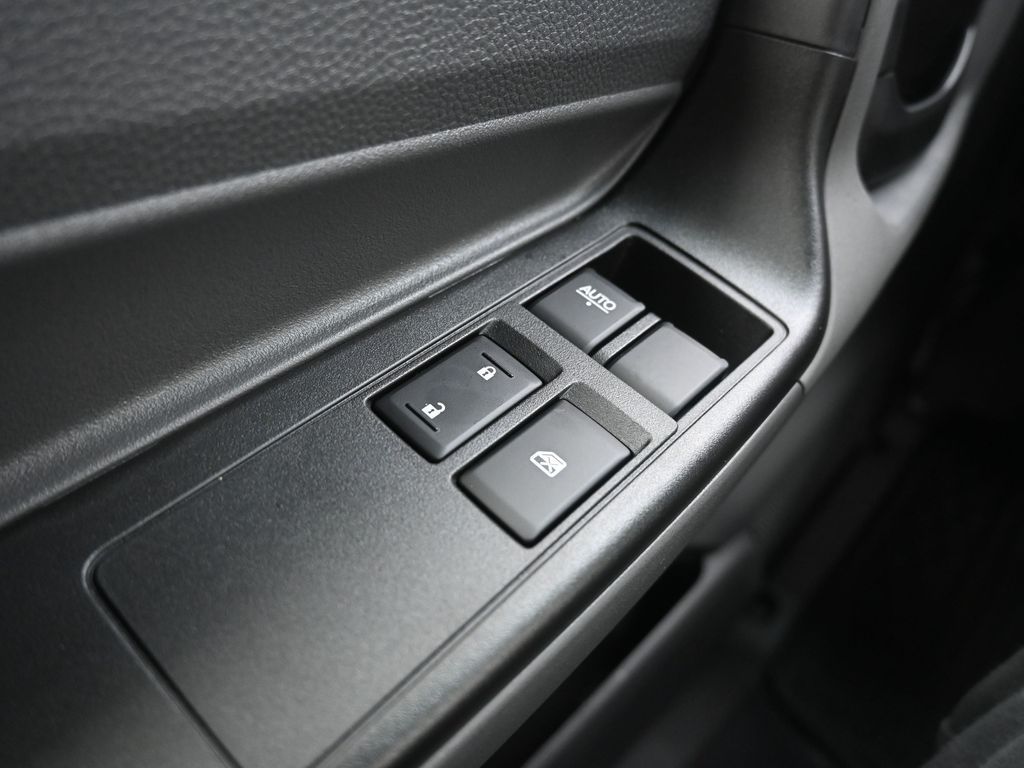 2025 Isuzu NPR XD 