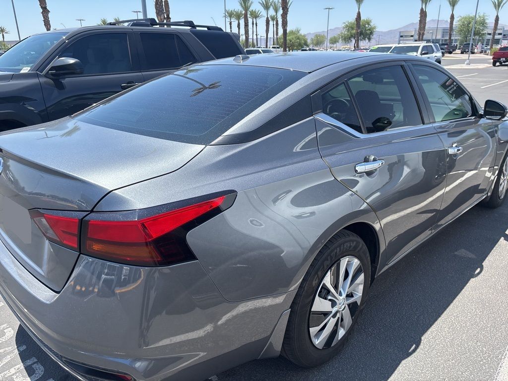 Thumbnail: 2019 Nissan Altima - 4