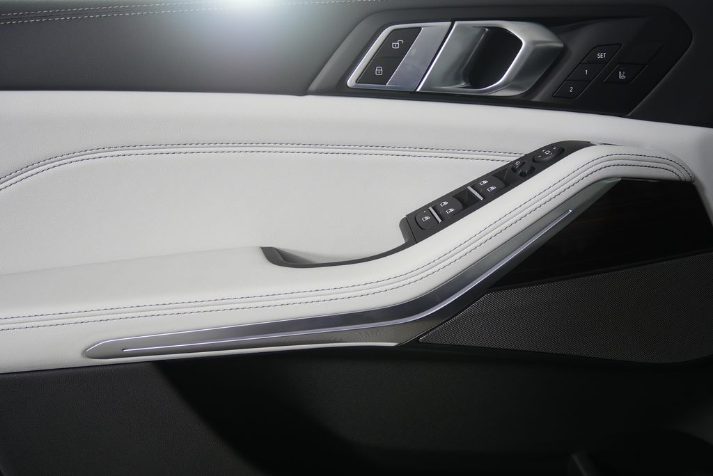 Thumbnail: 2026 BMW X5 - 9