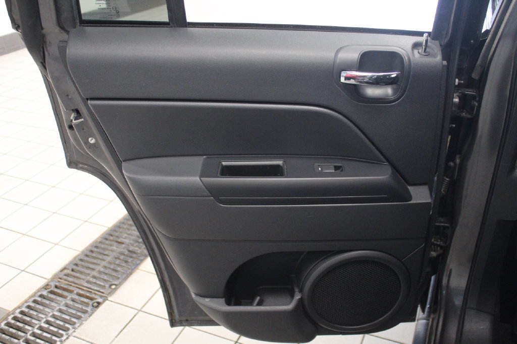 Thumbnail: 2016 Jeep Compass - 22