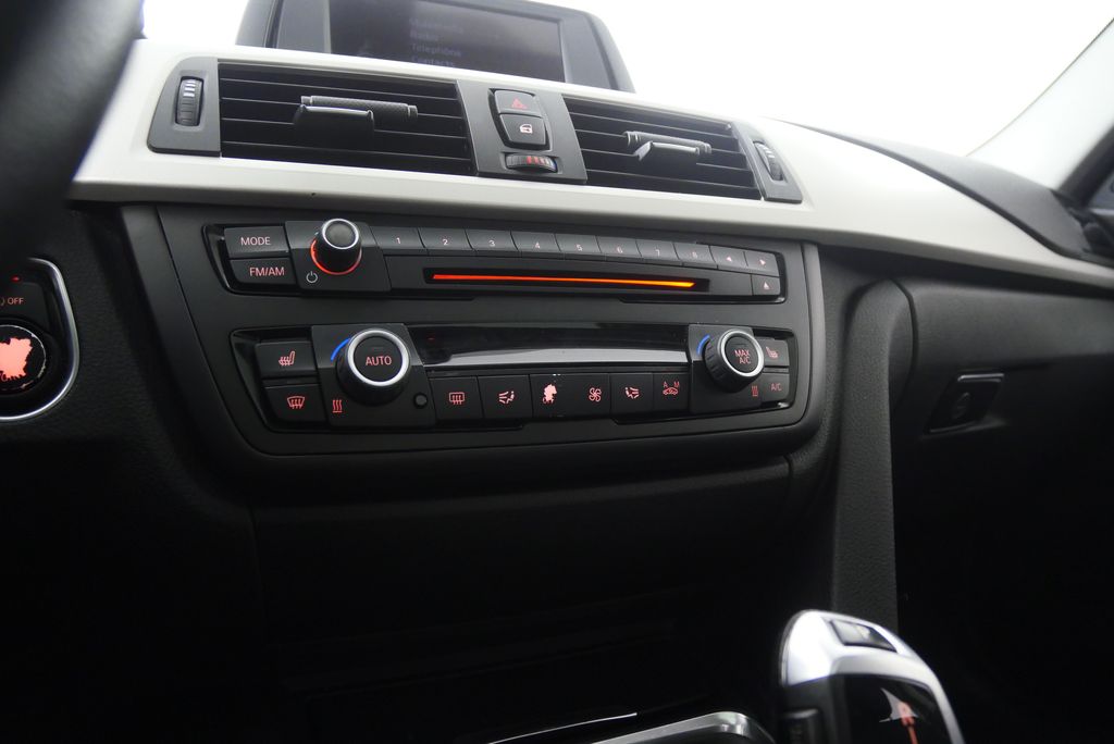 2015 BMW 3 Series 320i xDrive 24