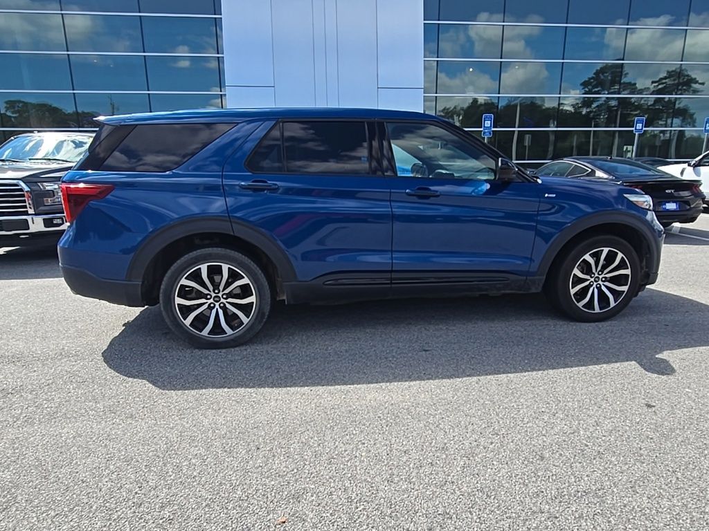 2022 Ford Explorer ST-Line