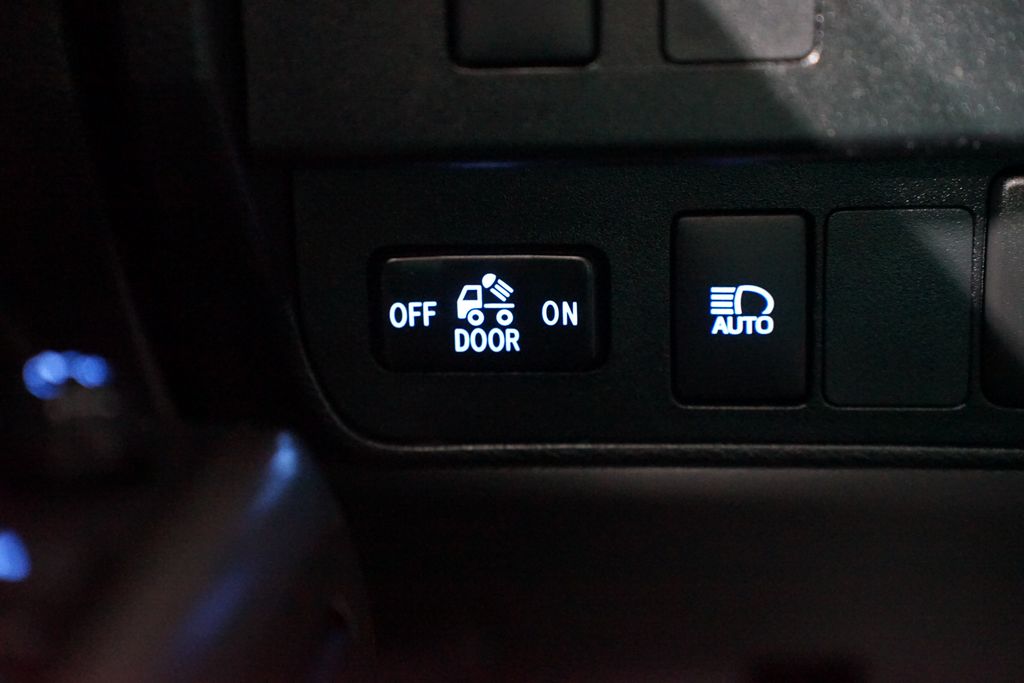 2021 Toyota Tacoma SR5 22