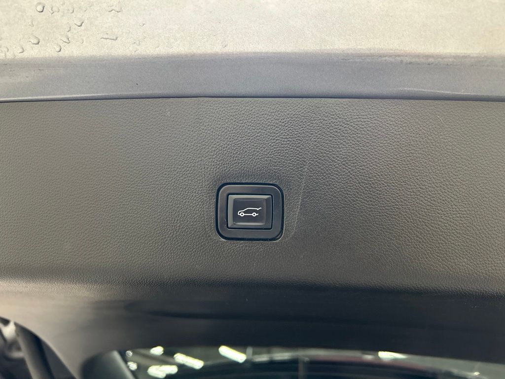 used 2019 Chevrolet Traverse car, priced at $19,457