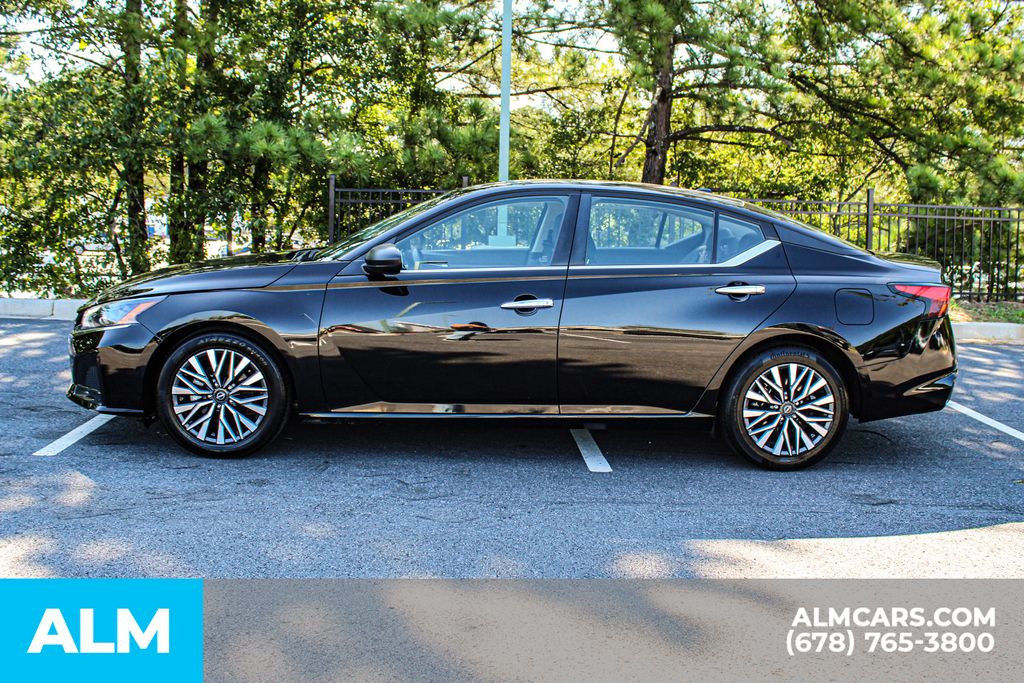 Used 2024 Black Nissan 2.5 SV image 6